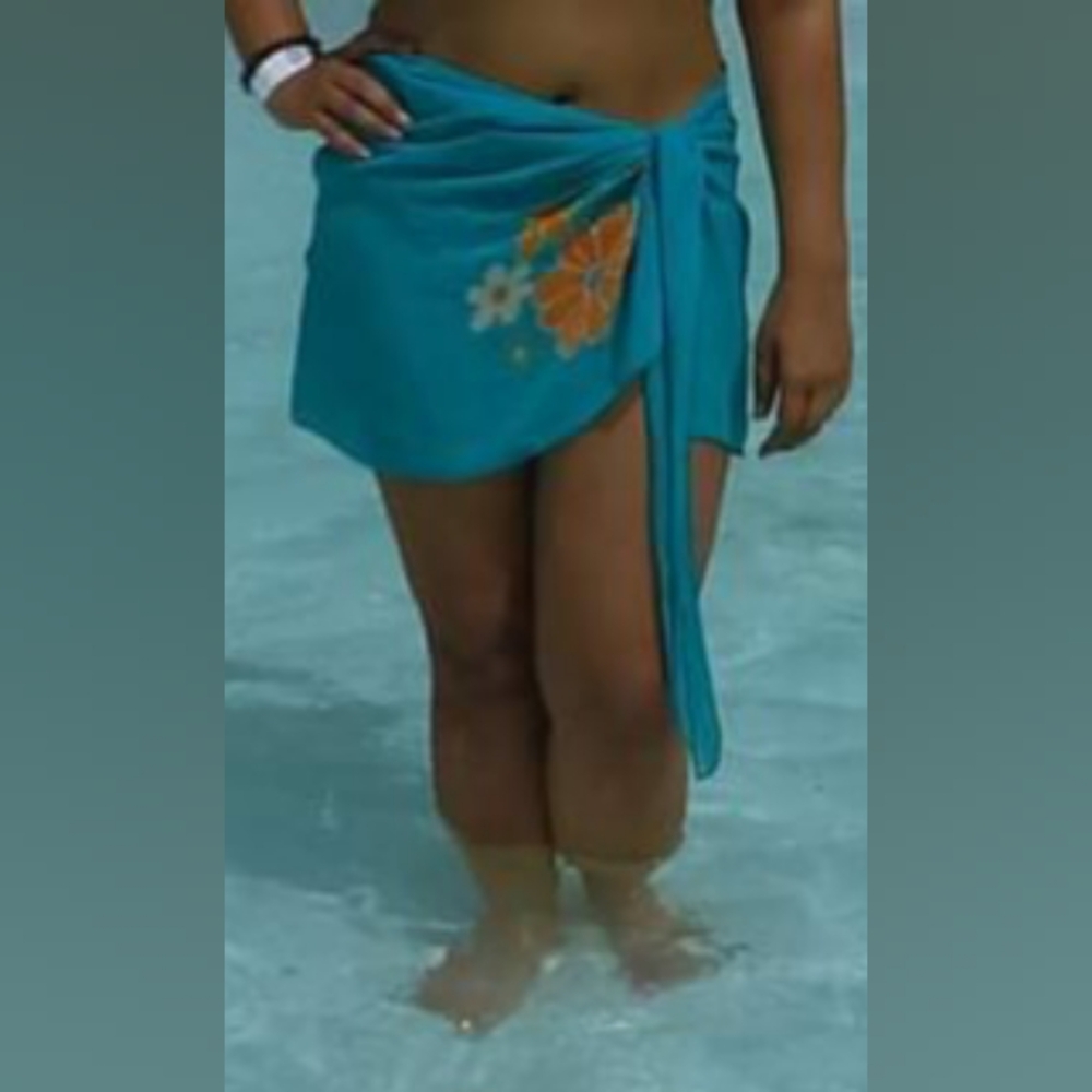 Avon Vintage  Coverup Sarong Scarf One Size